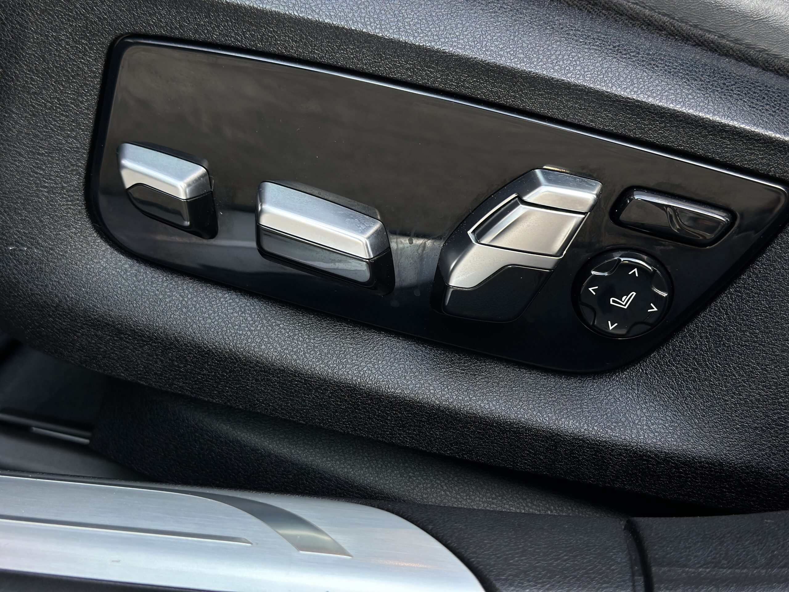 BMW 745e xDrive Plug in hybrid G12 FL 2019 РОКУ