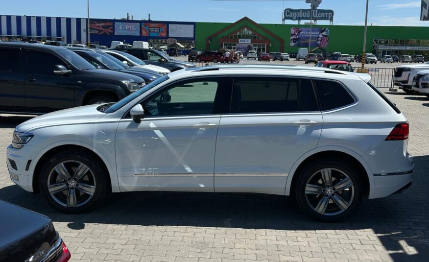 VOLKSWAGEN TIGUAN SEL 2018 РОКУ