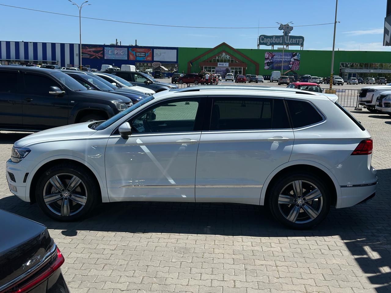 VOLKSWAGEN TIGUAN SEL 2018 РОКУ