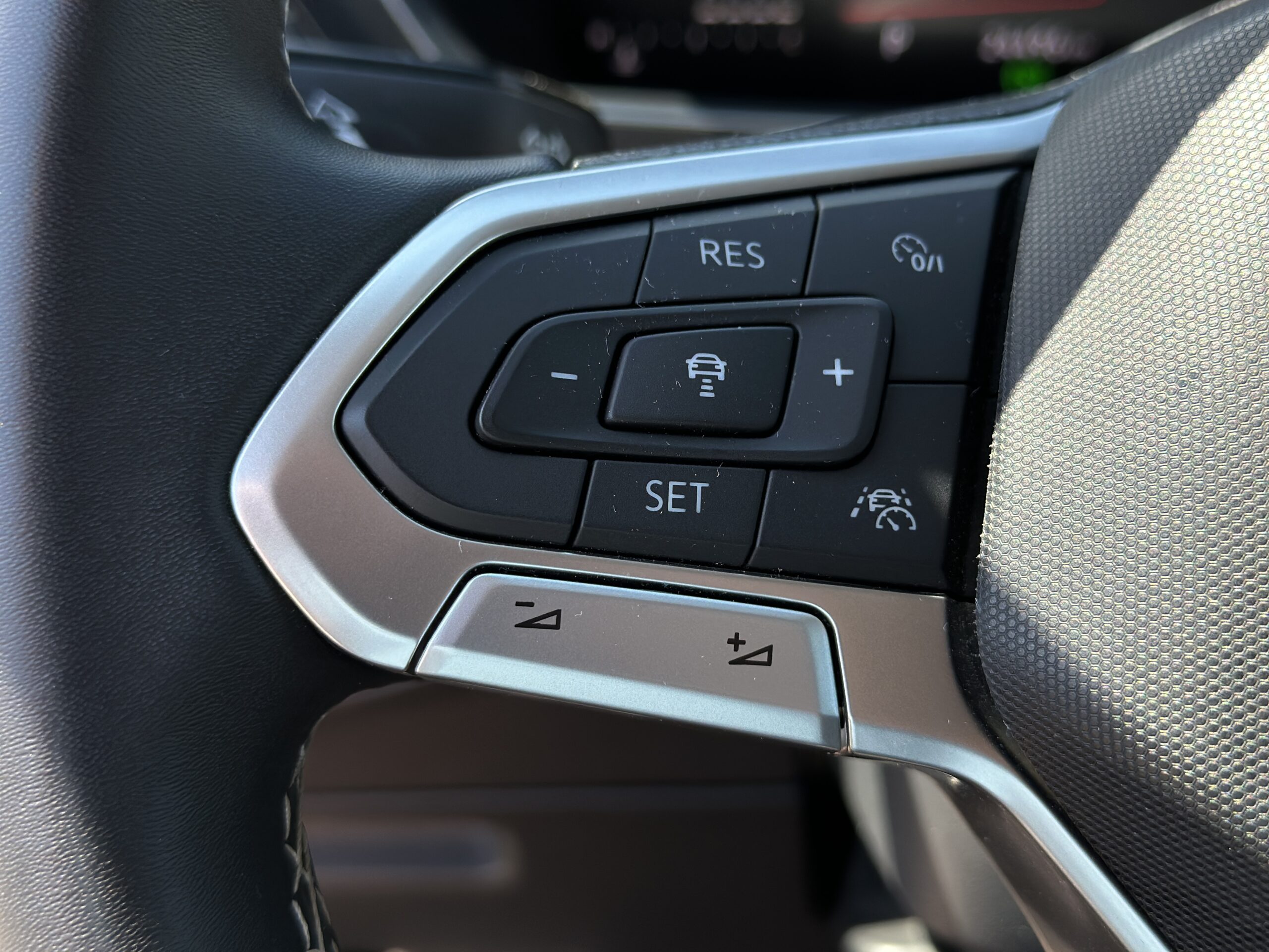 VOLKSWAGEN TIGUAN 2023 РОКУ