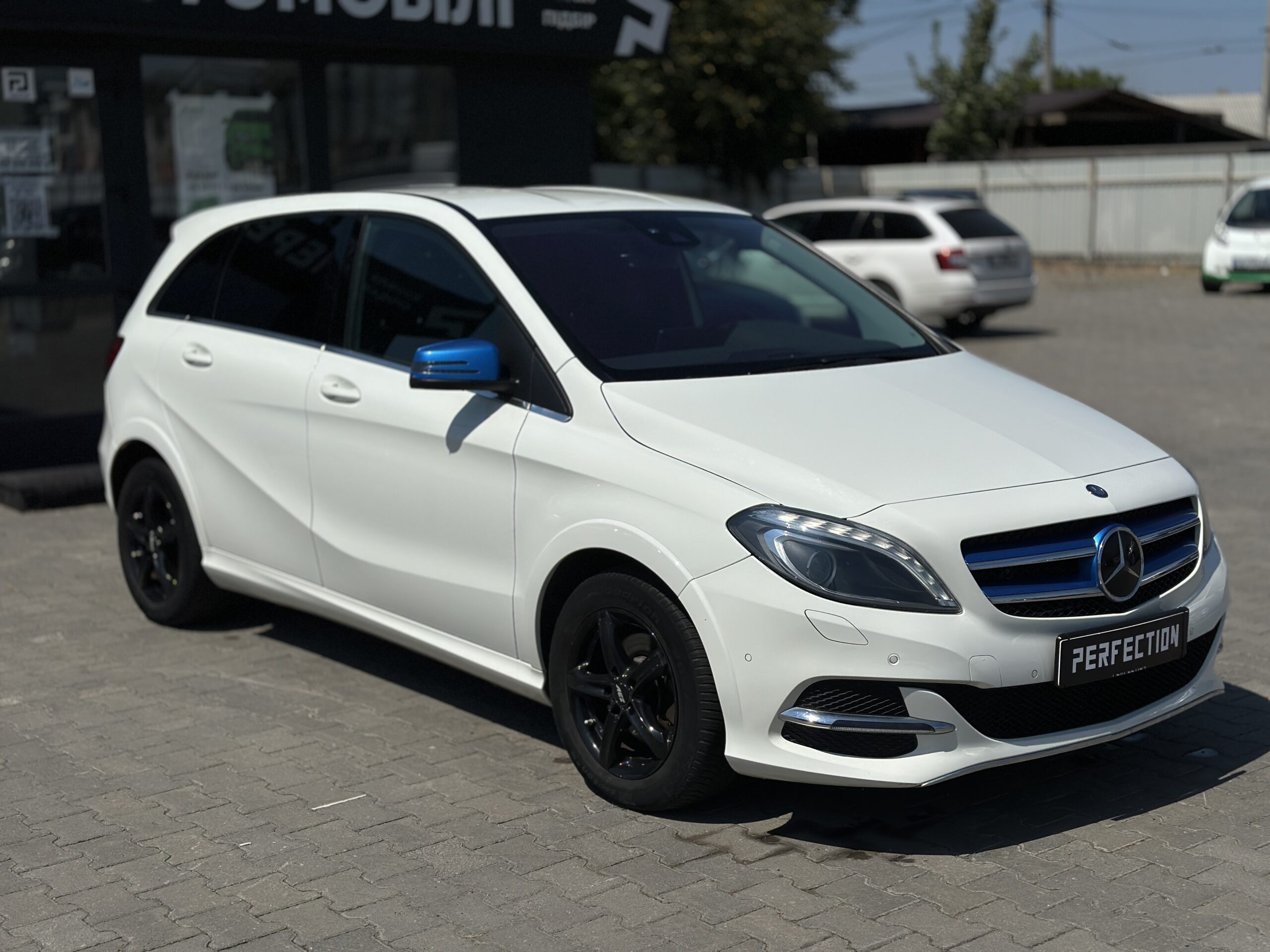 MERCEDES BENZ B250E 2015 РОКУ