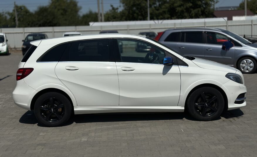 MERCEDES BENZ B250E 2015 РОКУ