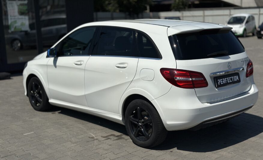 MERCEDES BENZ B250E 2015 РОКУ
