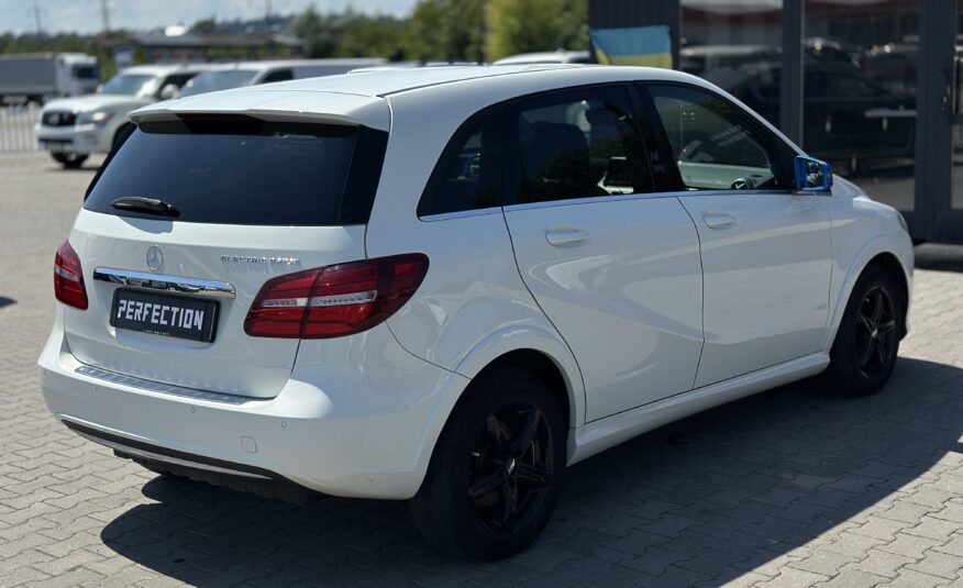 MERCEDES BENZ B250E 2015 РОКУ