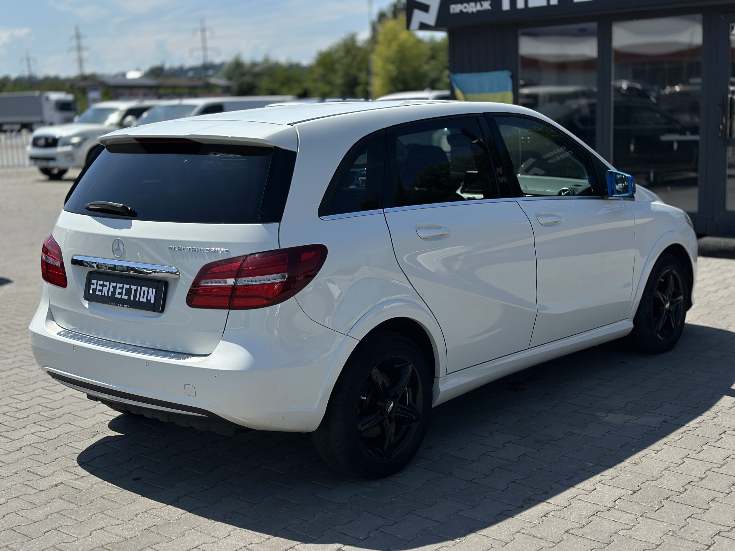 MERCEDES BENZ B250E 2015 РОКУ