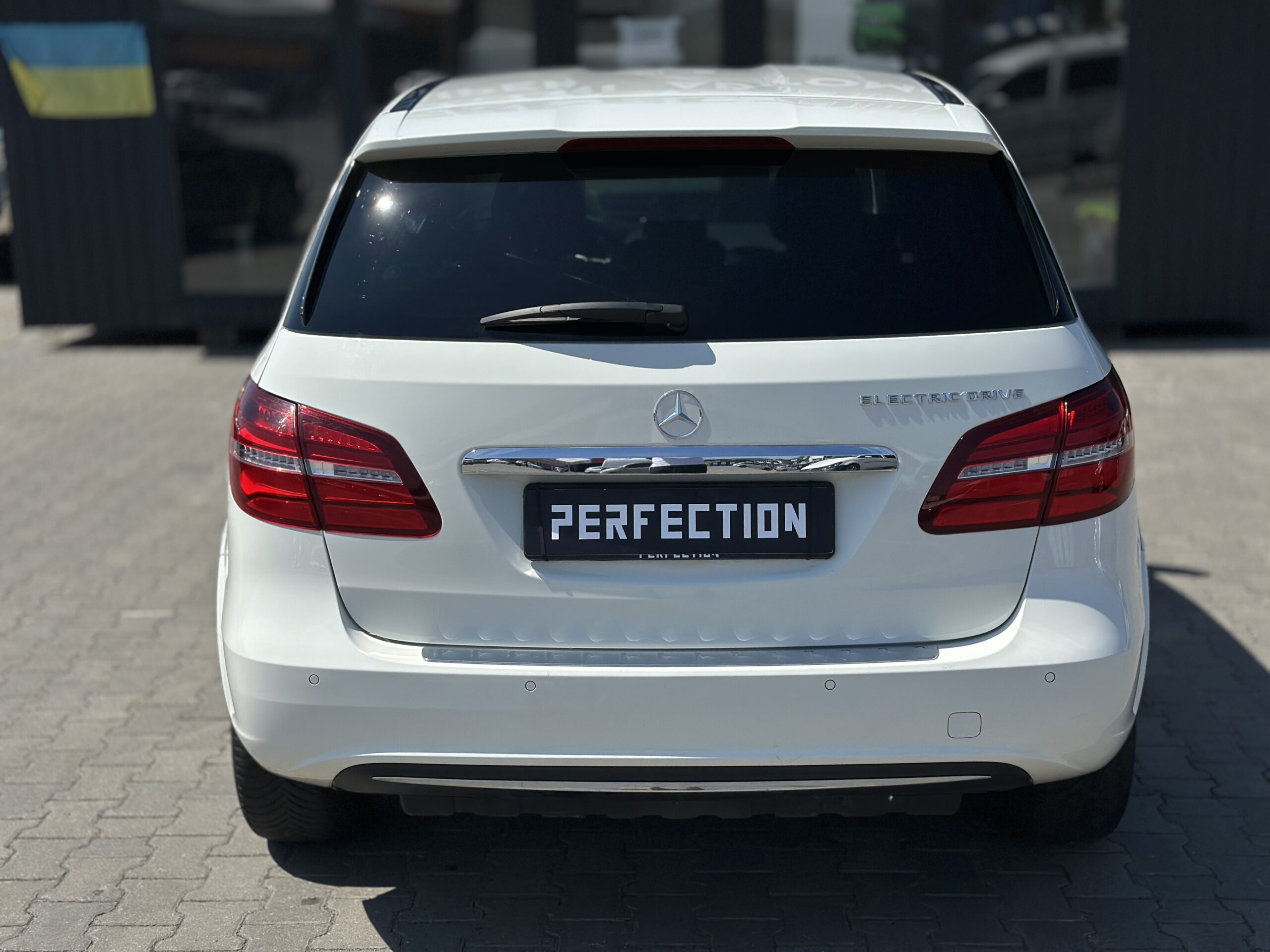 MERCEDES BENZ B250E 2015 РОКУ