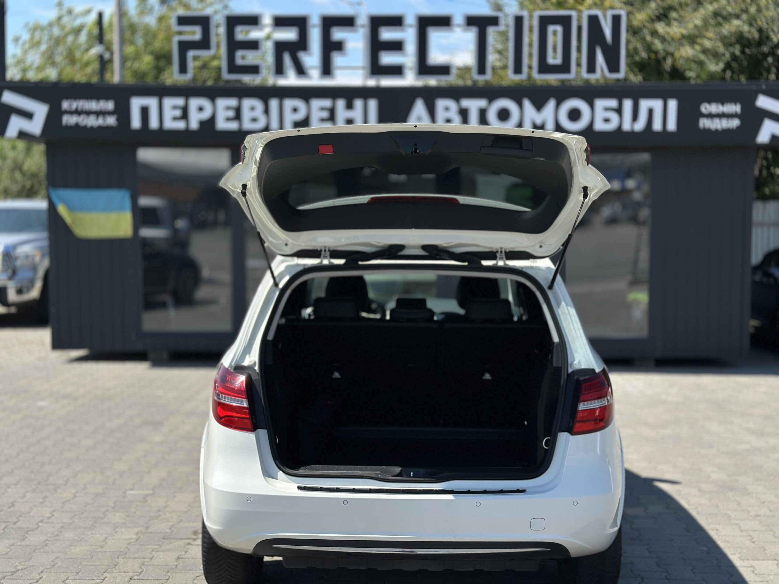 MERCEDES BENZ B250E 2015 РОКУ