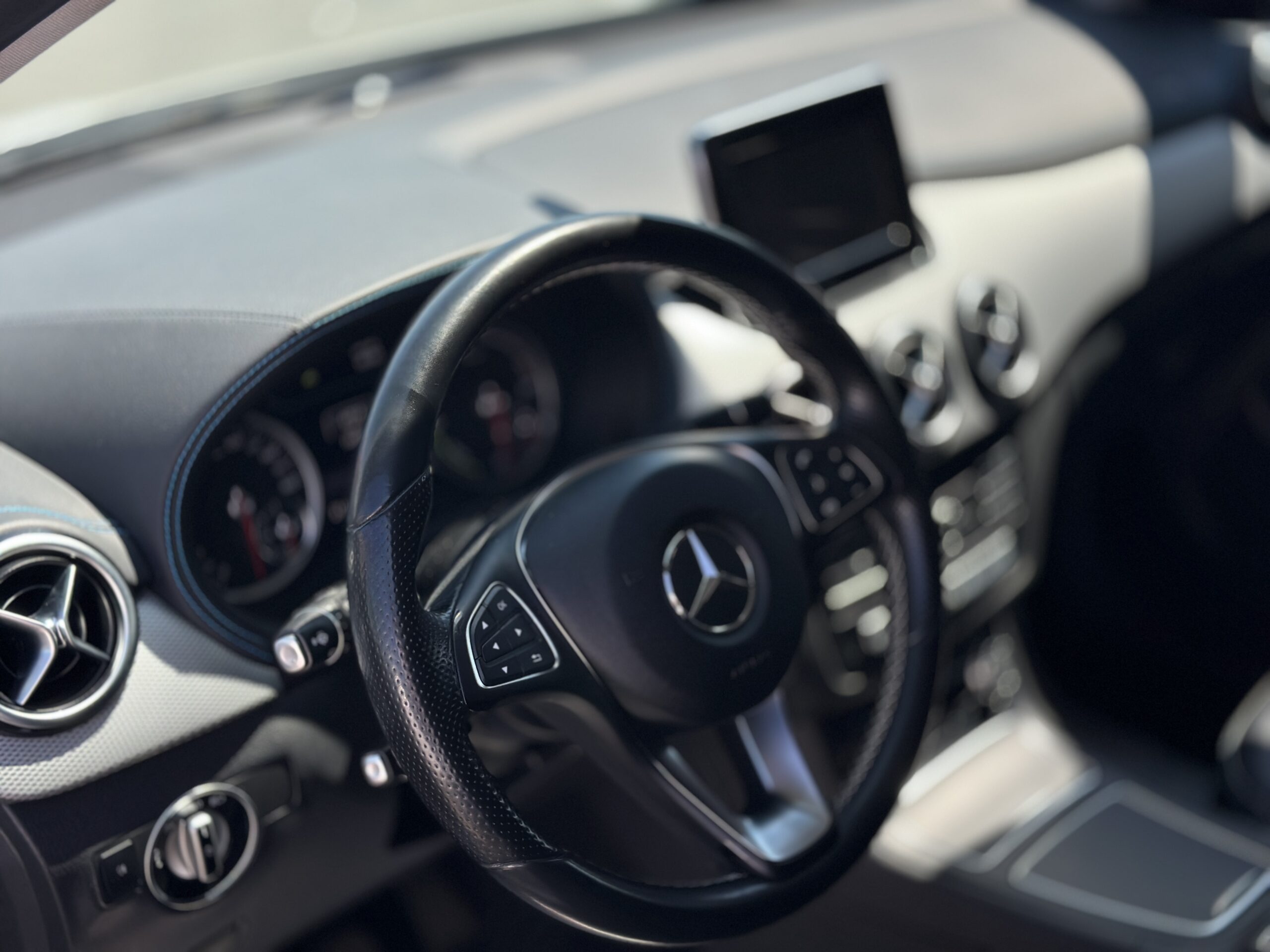 MERCEDES BENZ B250E 2015 РОКУ