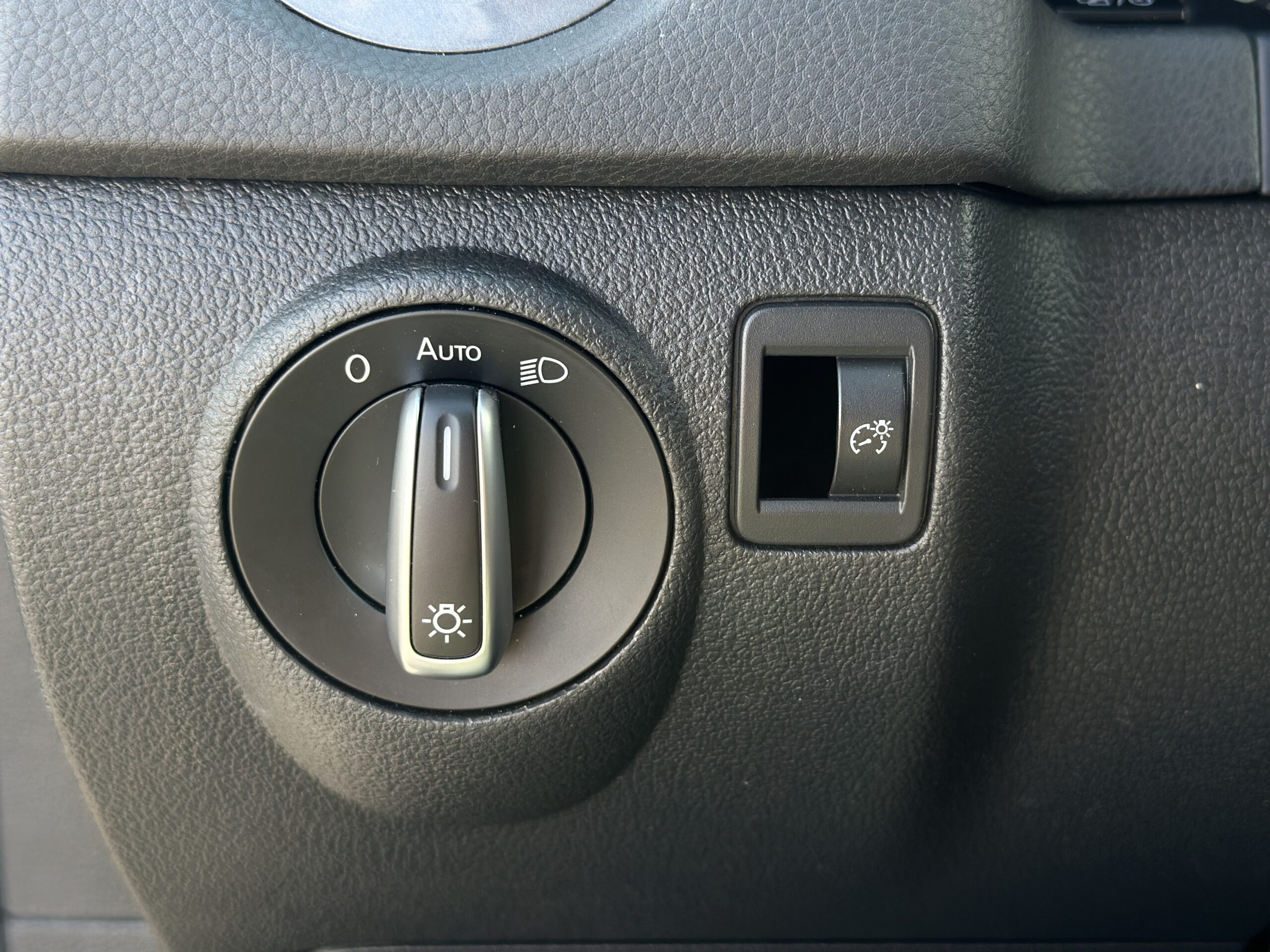 VOLKSWAGEN TIGUAN 2016 РОКУ