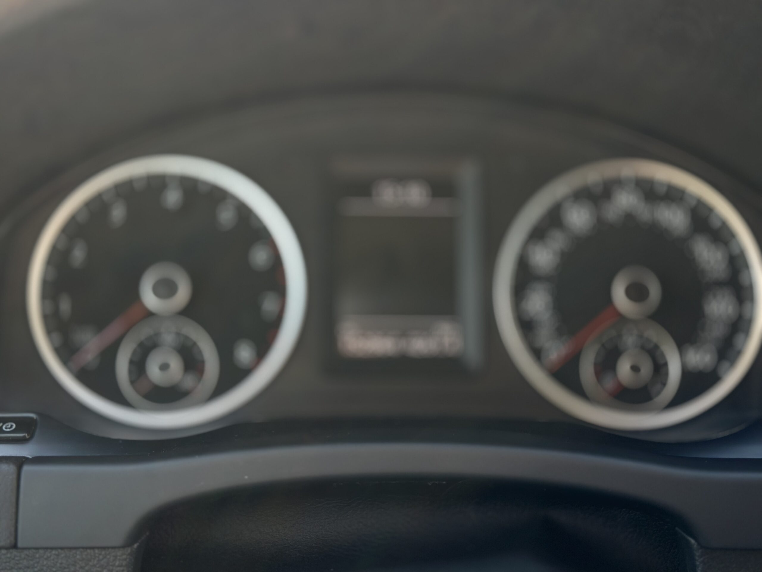 VOLKSWAGEN TIGUAN 2016 РОКУ