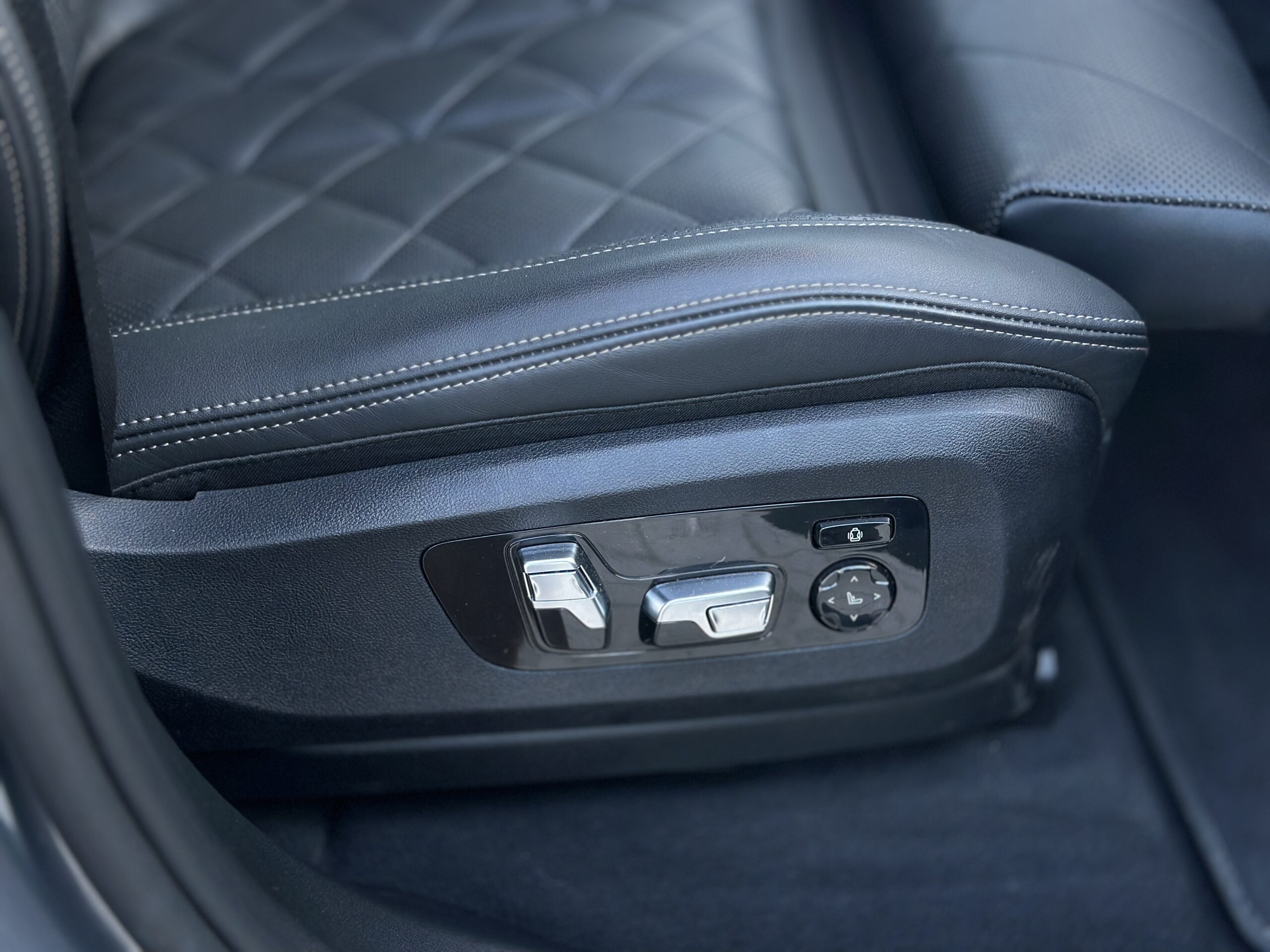 BMW X7 FL 2024 РОКУ