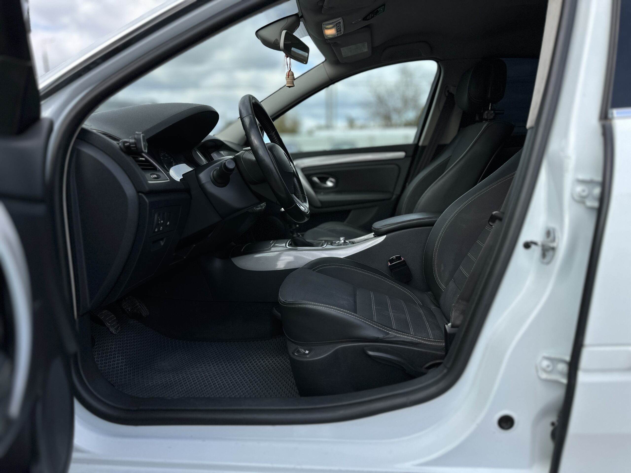 RENAULT LAGUNA 2012 РОКУ