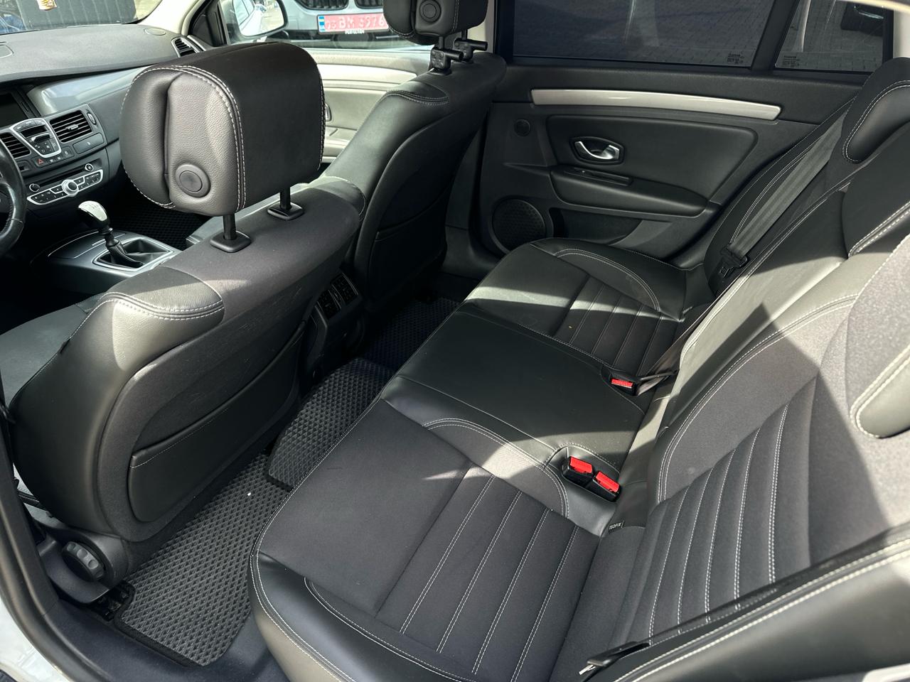 RENAULT LAGUNA 2012 РОКУ